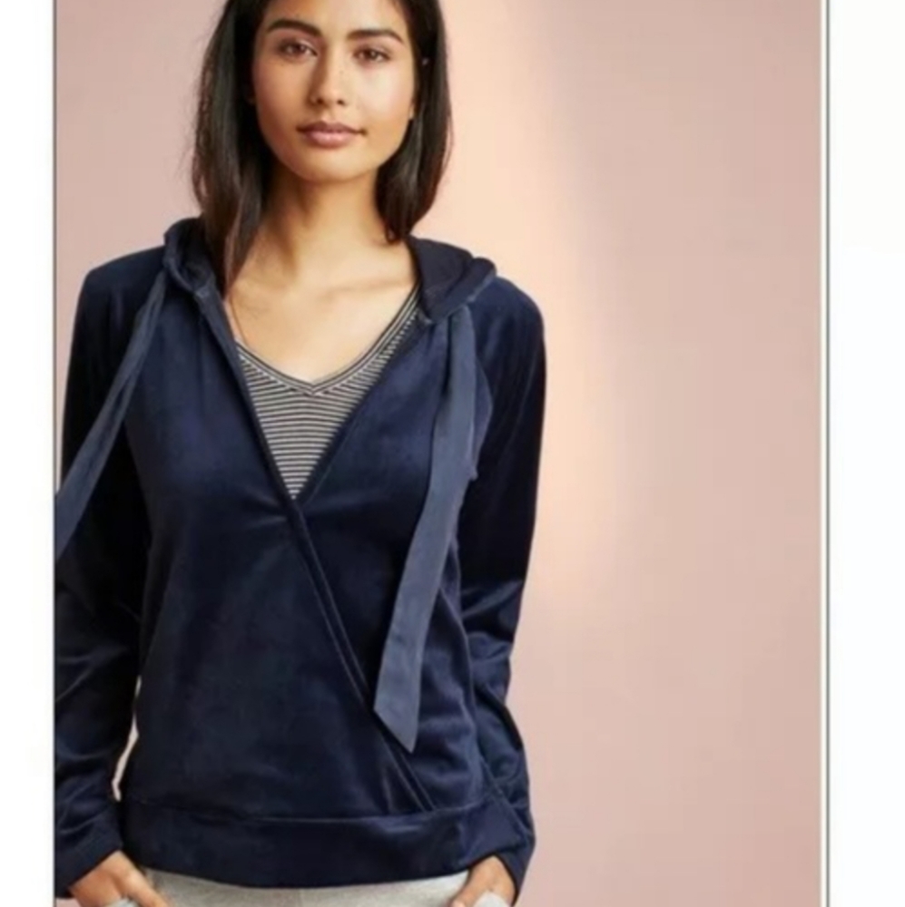 EUC Women's Navy Blue Anthropologie Velour Hoodie Size L